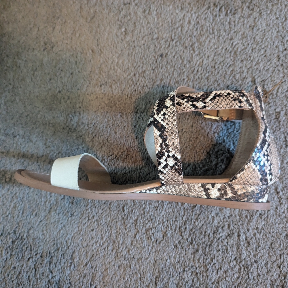 Sandals - Picture 3 of 4